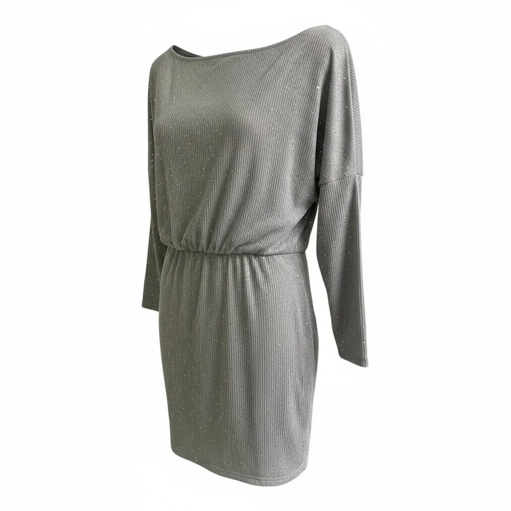 Women’s Long Sleeve Waist Cinched Dress. - Picture 3 of 9